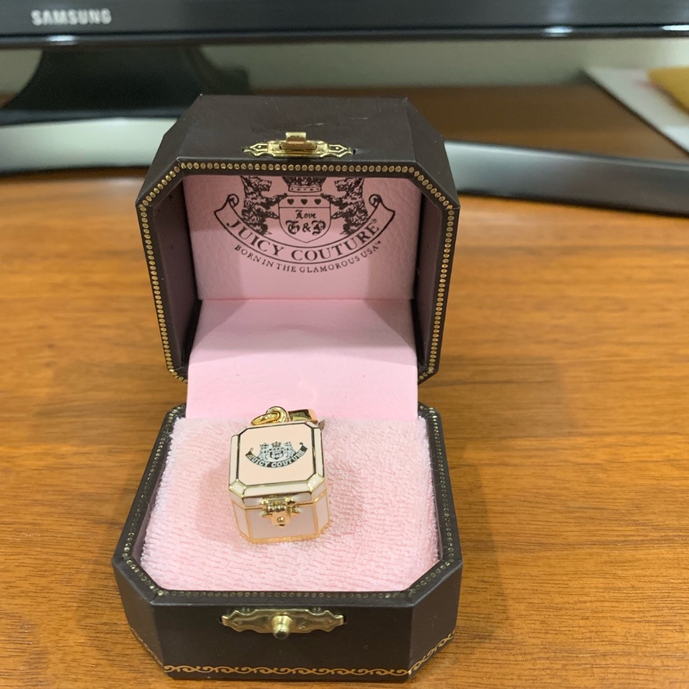 Juicy Couture Ring Box Charm— never been worn